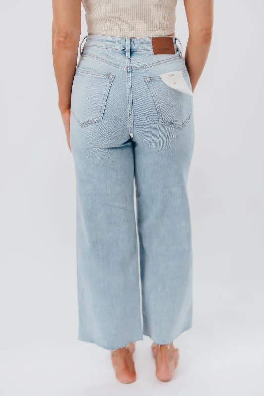 Gabby Cropped Wide Leg Jean in Light Denim