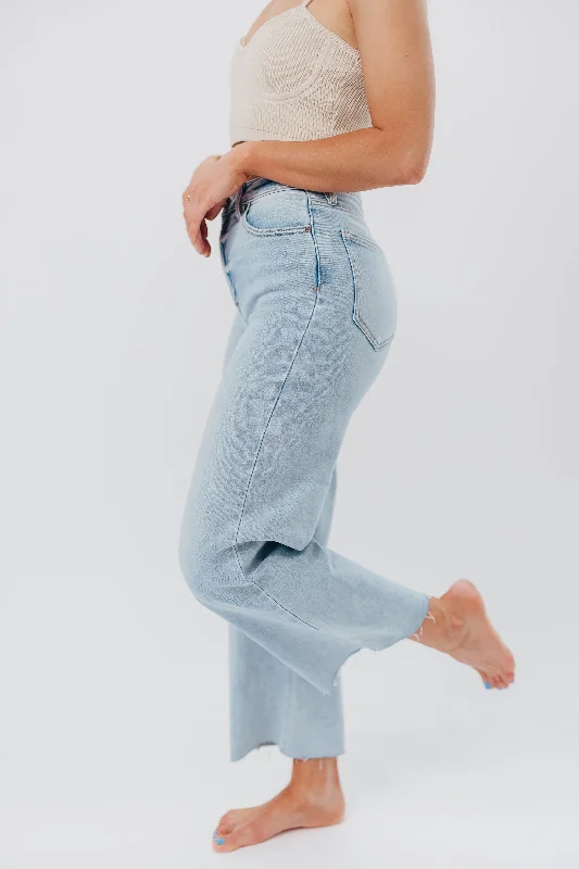 Gabby Cropped Wide Leg Jean in Light Denim