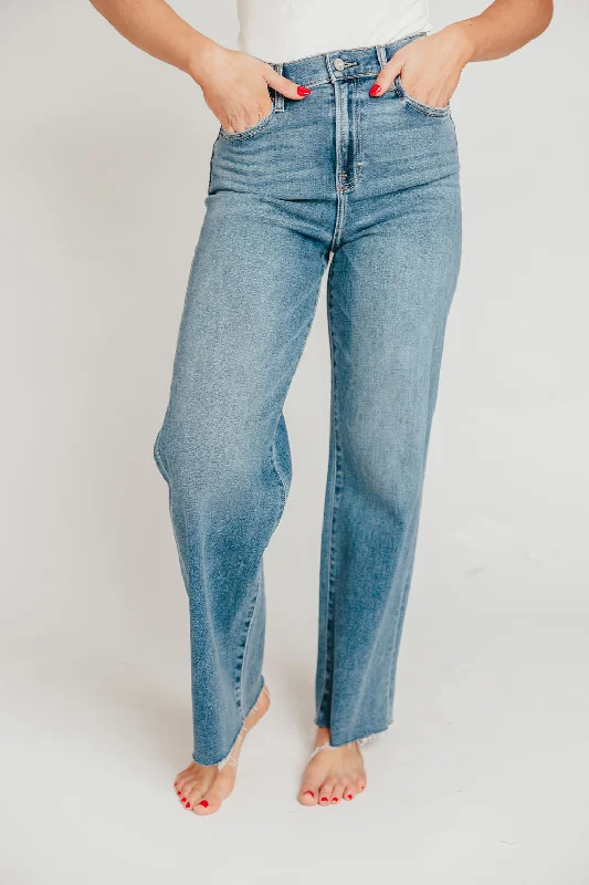 Logan High Waisted Dad Jean in Medium Wash