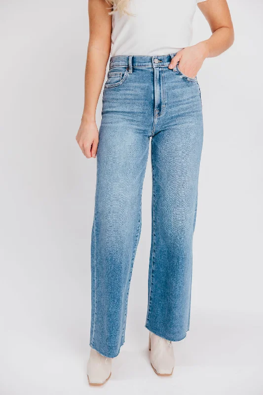 Logan High Waisted Dad Jean in Medium Wash