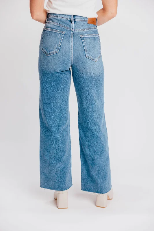 Logan High Waisted Dad Jean in Medium Wash