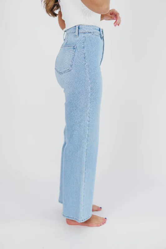 Belle Welt Pocket Wide Leg Jean in Light Denim