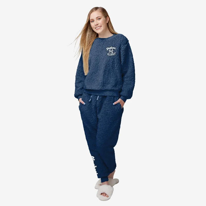 New York Yankees Womens Sherpa Lounge Set