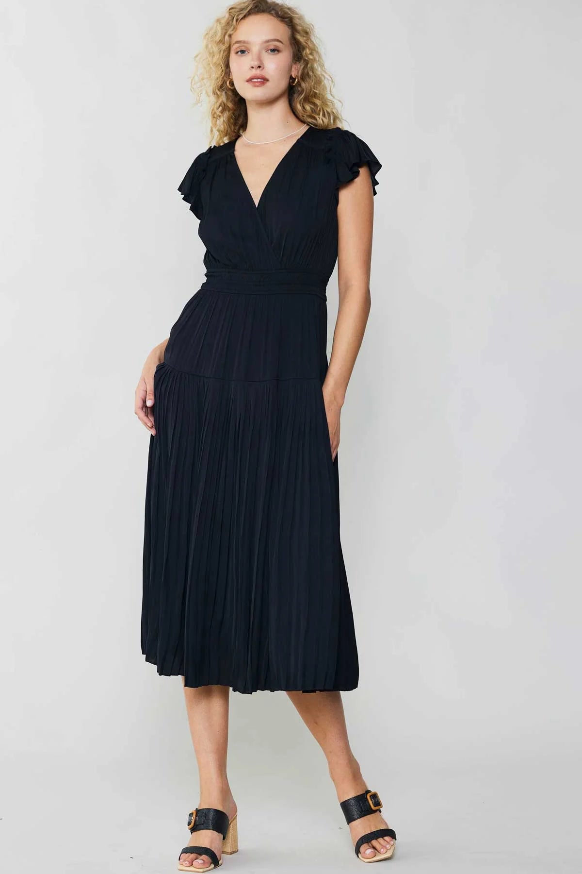 FLUTTER SLEEVE PLEAT DRESS